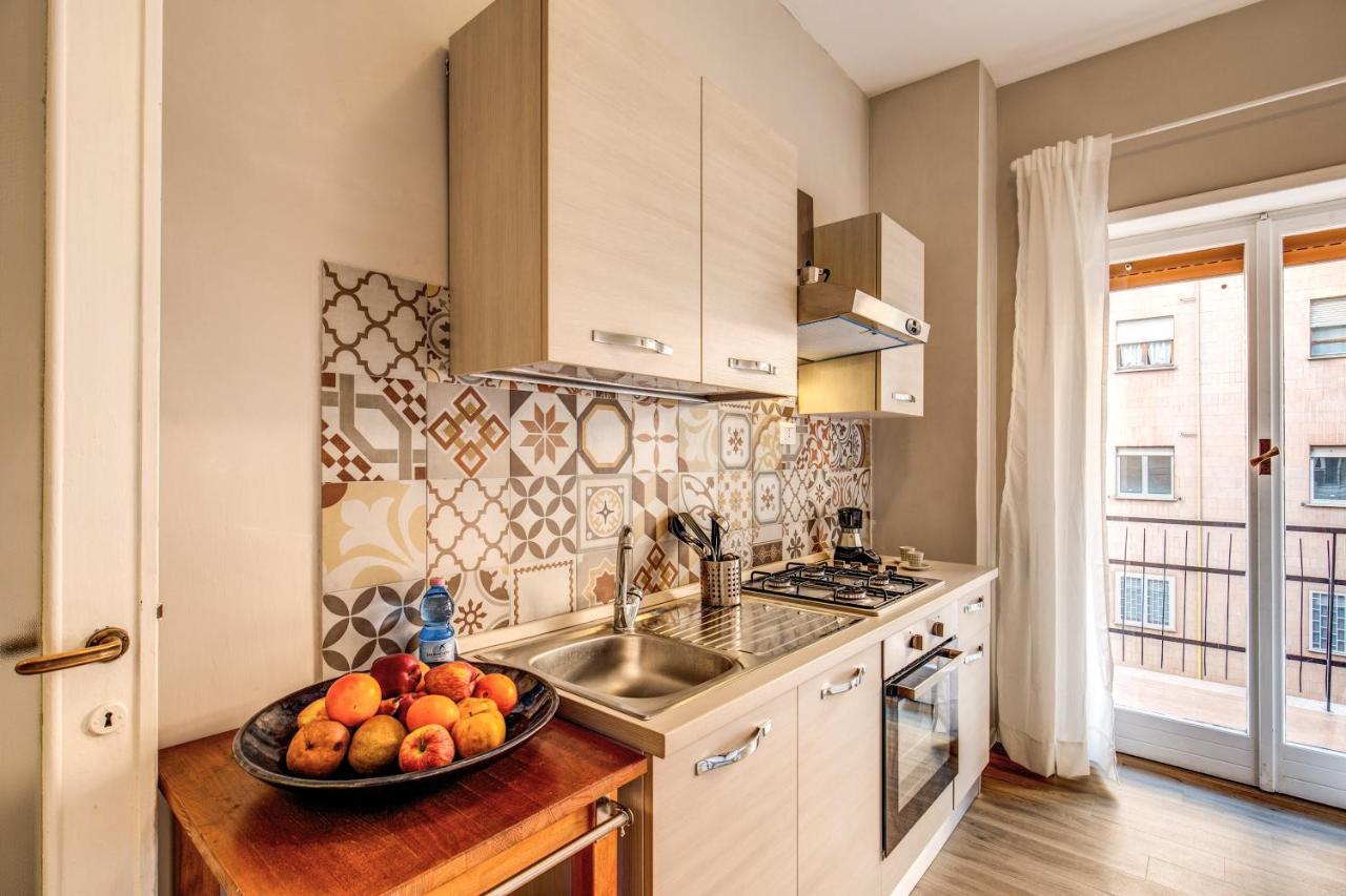 Aura Paradise Apartment โรม ภายนอก รูปภาพ