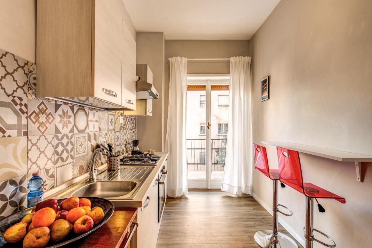 Aura Paradise Apartment โรม ภายนอก รูปภาพ