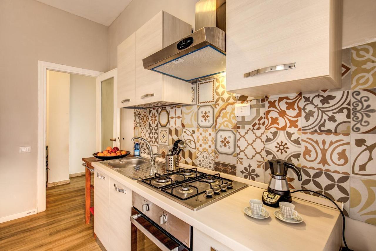 Aura Paradise Apartment โรม ภายนอก รูปภาพ